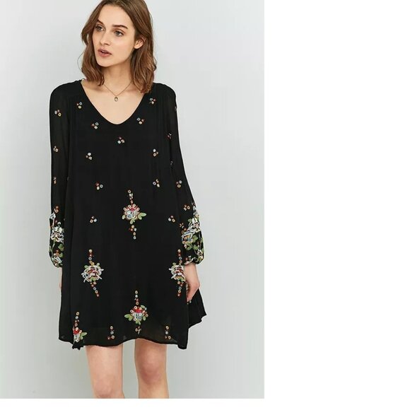 Free People Oxford‎ Floral Embroidered Mini Dress Size M - Picture 3 of 9
